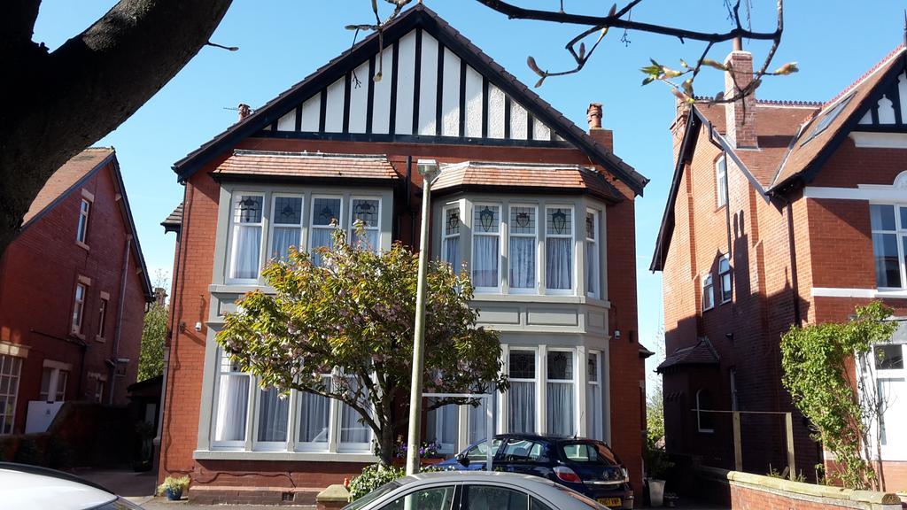 The Breverton Lytham St Annes Bagian luar foto